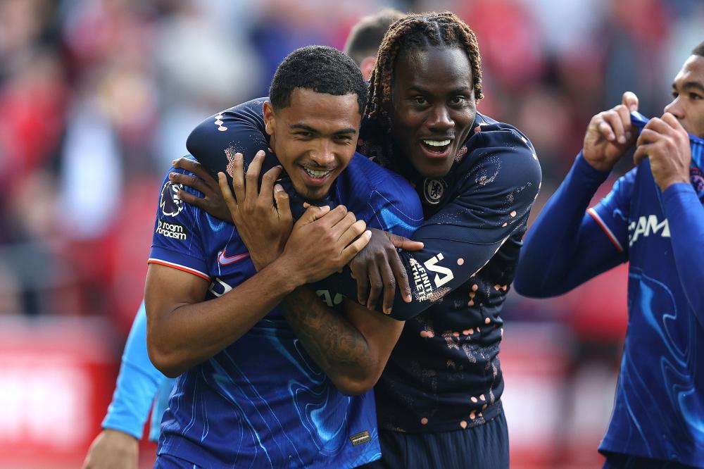 U22国家队走进成都实验小学西区分校，黄博文、于大宝等人与师生互动